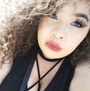 Meet your Posher, Mie shayla